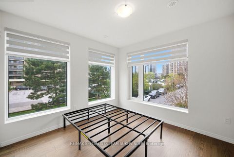 Photo 18 at 25 - 18 Applewood Lane, Etobicoke West Mall, Toronto