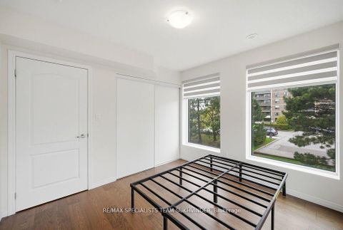Photo 19 at 25 - 18 Applewood Lane, Etobicoke West Mall, Toronto
