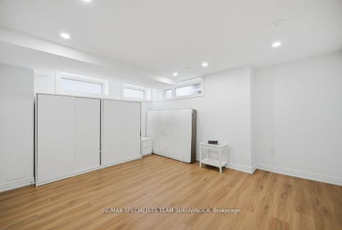 Photo 24 at 25 - 18 Applewood Lane, Etobicoke West Mall, Toronto