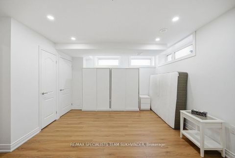 Photo 25 at 25 - 18 Applewood Lane, Etobicoke West Mall, Toronto