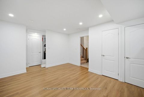 Photo 26 at 25 - 18 Applewood Lane, Etobicoke West Mall, Toronto