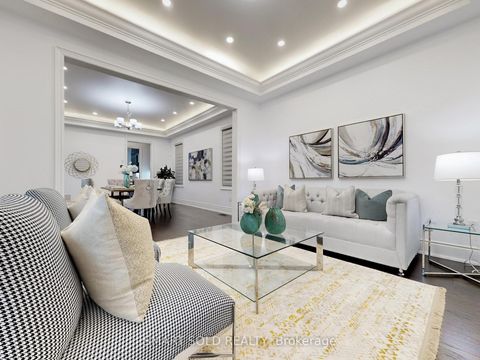 Photo 3 at 209 Hillsview Drive, Observatory, Richmond Hill