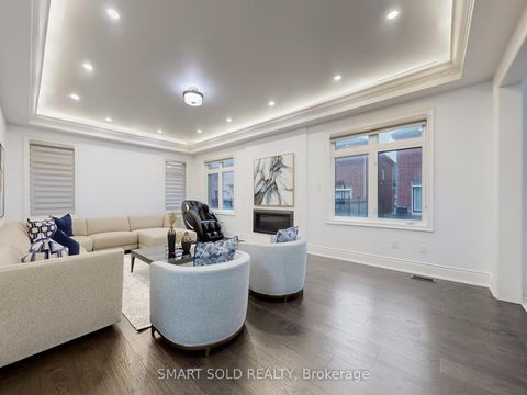 Photo 9 at 209 Hillsview Drive, Observatory, Richmond Hill