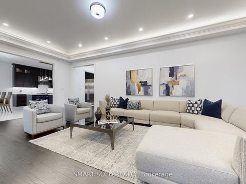 Photo 11 at 209 Hillsview Drive, Observatory, Richmond Hill