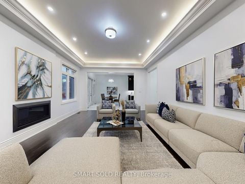 Photo 13 at 209 Hillsview Drive, Observatory, Richmond Hill