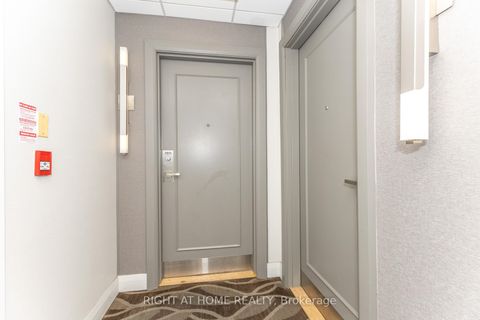 Photo 10 at 2801 (Ph 1) - 228 Queens Quay W, Waterfront Communities C1, Toronto