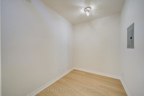 Photo 3 at 2809 - 761 Bay Street, Bay Street Corridor, Toronto