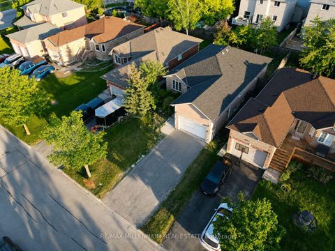 Photo 3 at 15 Quinlan Road, Georgian Drive, Barrie