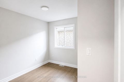Photo 12 at 15 Quinlan Road, Georgian Drive, Barrie