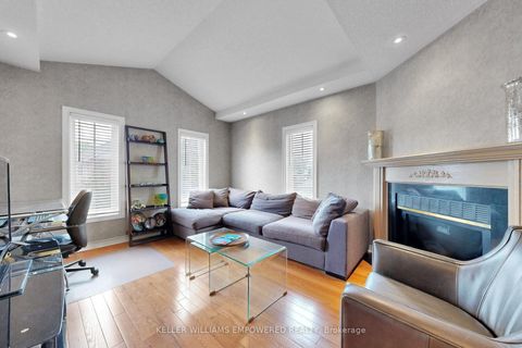 Photo 16 at 26 - 190 Harding Boulevard W, North Richvale, Richmond Hill