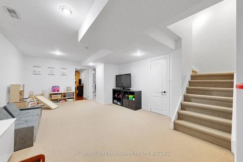 Photo 32 at 26 - 190 Harding Boulevard W, North Richvale, Richmond Hill