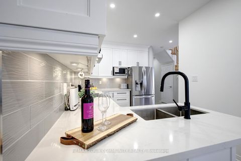 Photo 7 at 42 Laramie Crescent, Patterson, Vaughan