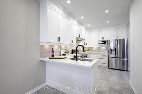 Photo 9 at 42 Laramie Crescent, Patterson, Vaughan