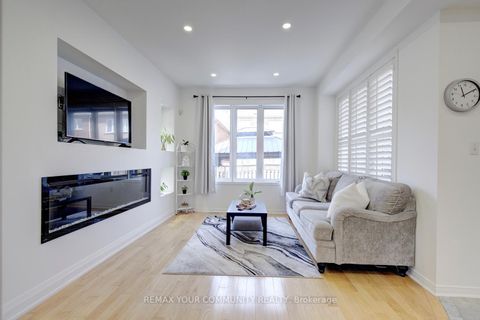 Photo 20 at 42 Laramie Crescent, Patterson, Vaughan