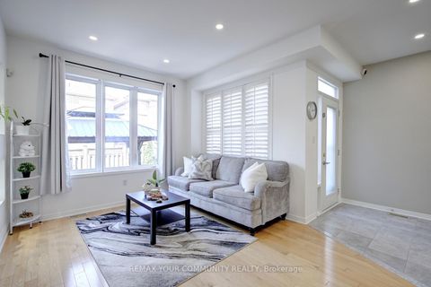 Photo 22 at 42 Laramie Crescent, Patterson, Vaughan