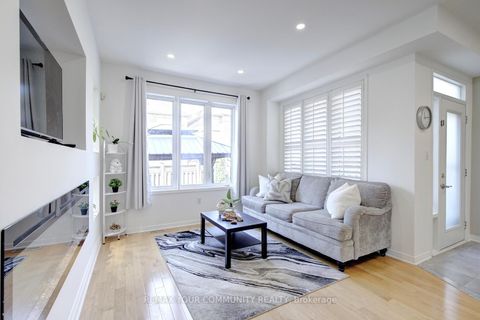 Photo 23 at 42 Laramie Crescent, Patterson, Vaughan