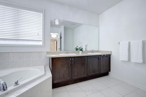 Photo 31 at 42 Laramie Crescent, Patterson, Vaughan