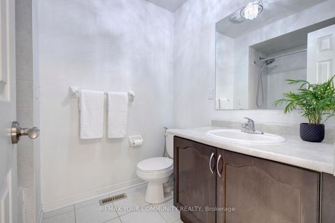 Photo 33 at 42 Laramie Crescent, Patterson, Vaughan