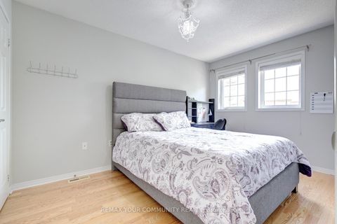 Photo 34 at 42 Laramie Crescent, Patterson, Vaughan
