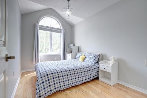 Photo 35 at 42 Laramie Crescent, Patterson, Vaughan
