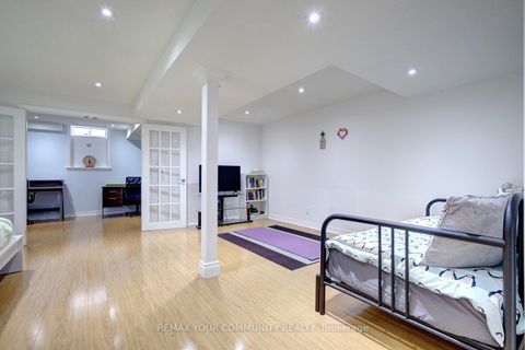 Photo 37 at 42 Laramie Crescent, Patterson, Vaughan