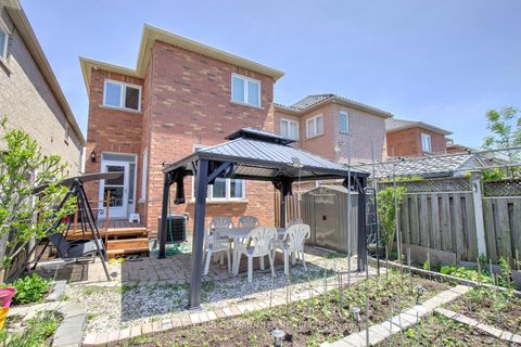 Photo 44 at 42 Laramie Crescent, Patterson, Vaughan