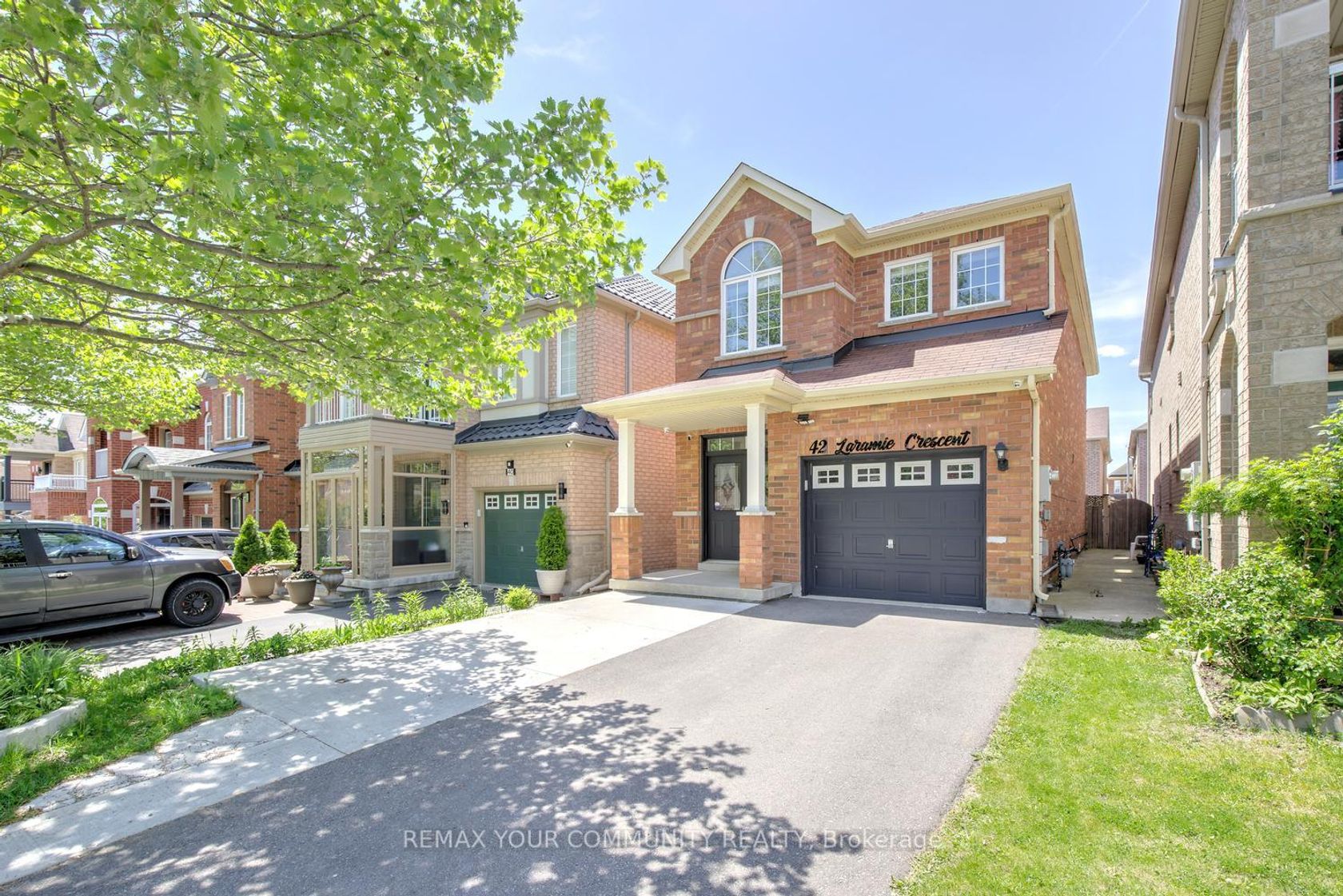 42 Laramie Crescent, Patterson, Vaughan photo number 2
