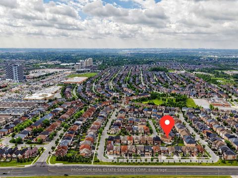 Photo 40 at 29 Beebe Crescent, Wismer, Markham