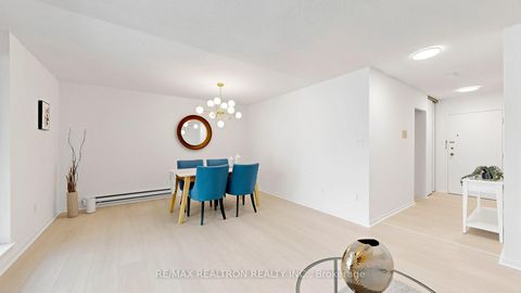 Photo 5 at 145 - 10 Moonstone Byway, Hillcrest Village, Toronto