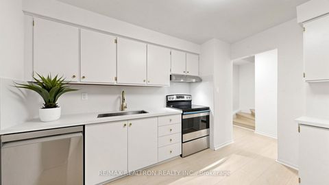 Photo 11 at 145 - 10 Moonstone Byway, Hillcrest Village, Toronto