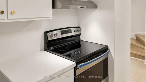 Photo 13 at 145 - 10 Moonstone Byway, Hillcrest Village, Toronto