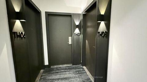 Photo 25 at TH107 - 6 Parkwood Avenue, Casa Loma, Toronto