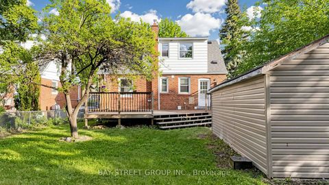 Photo 2 at 26 Innismore Crescent E, Maryvale, Toronto