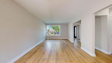 Photo 6 at 26 Innismore Crescent E, Maryvale, Toronto