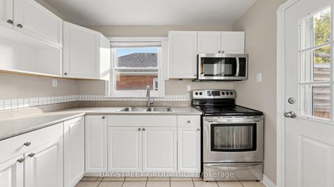 Photo 8 at 26 Innismore Crescent E, Maryvale, Toronto