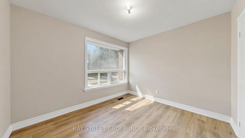 Photo 11 at 26 Innismore Crescent E, Maryvale, Toronto