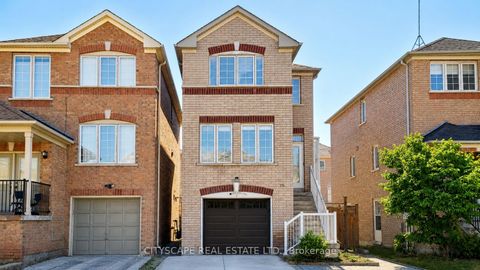 Photo 0 at 29 Centrepark Drive, Amesbury, Toronto