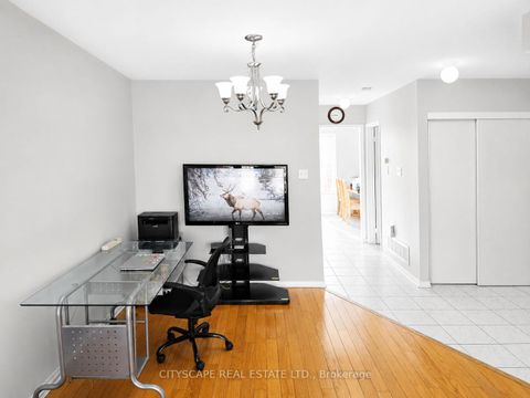 Photo 3 at 29 Centrepark Drive, Amesbury, Toronto