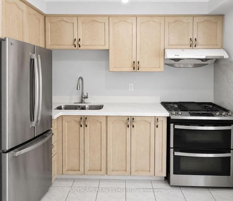Photo 8 at 29 Centrepark Drive, Amesbury, Toronto