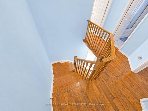 Photo 14 at 29 Centrepark Drive, Amesbury, Toronto