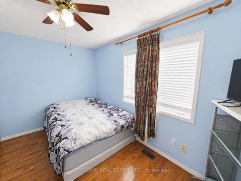 Photo 15 at 29 Centrepark Drive, Amesbury, Toronto