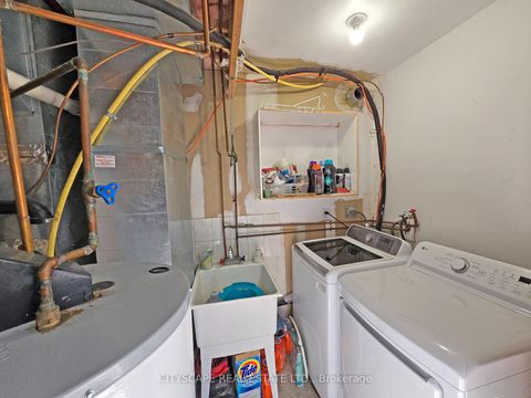Photo 25 at 29 Centrepark Drive, Amesbury, Toronto