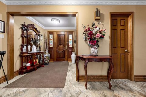 Photo 17 at 100 Gas Light Crescent, East Woodbridge, Vaughan