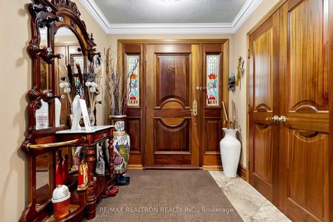 Photo 18 at 100 Gas Light Crescent, East Woodbridge, Vaughan