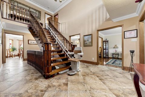 Photo 19 at 100 Gas Light Crescent, East Woodbridge, Vaughan