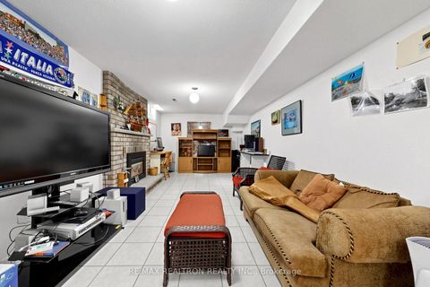 Photo 39 at 100 Gas Light Crescent, East Woodbridge, Vaughan