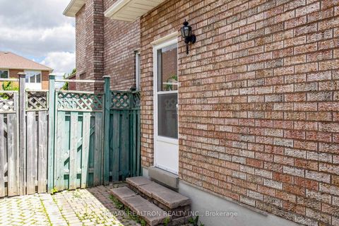 Photo 47 at 100 Gas Light Crescent, East Woodbridge, Vaughan