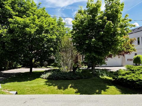 Photo 1 at 3 Raymond Drive, Yorkhill, Vaughan