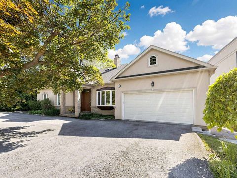 Photo 3 at 3 Raymond Drive, Yorkhill, Vaughan
