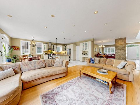 Photo 5 at 3 Raymond Drive, Yorkhill, Vaughan